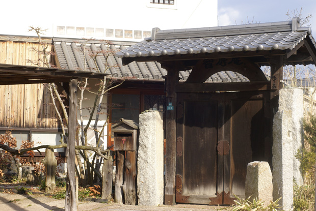 石雲寺の入口