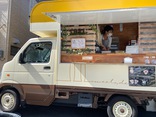 三津浜商店街に現れたアイスクリームカー 921